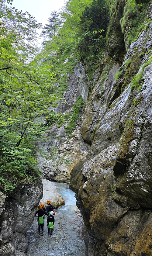Family_canyoning